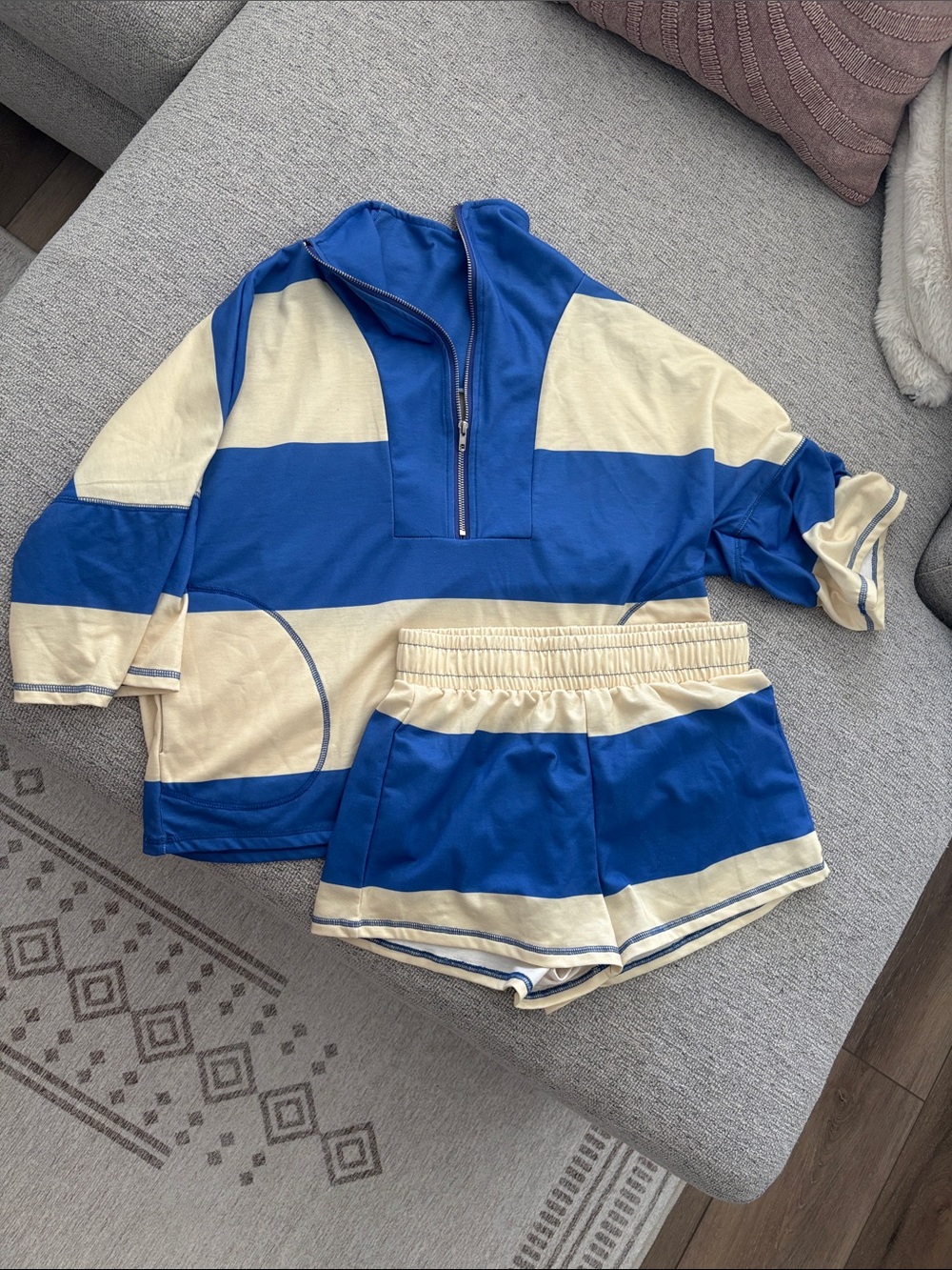 Amazon Blue and Cream Quarter-Zip Lounge Set